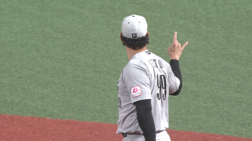 2回裏・Mソト ジャンピングキャッチの好プレーを魅せる!!