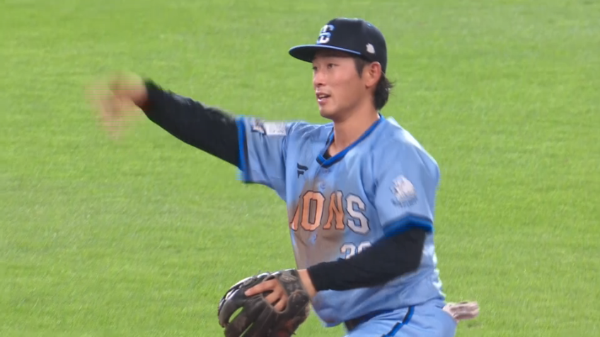 4回裏・L佐藤太陽 守備でもアピール!! 横っ飛びで出塁を許さない!!