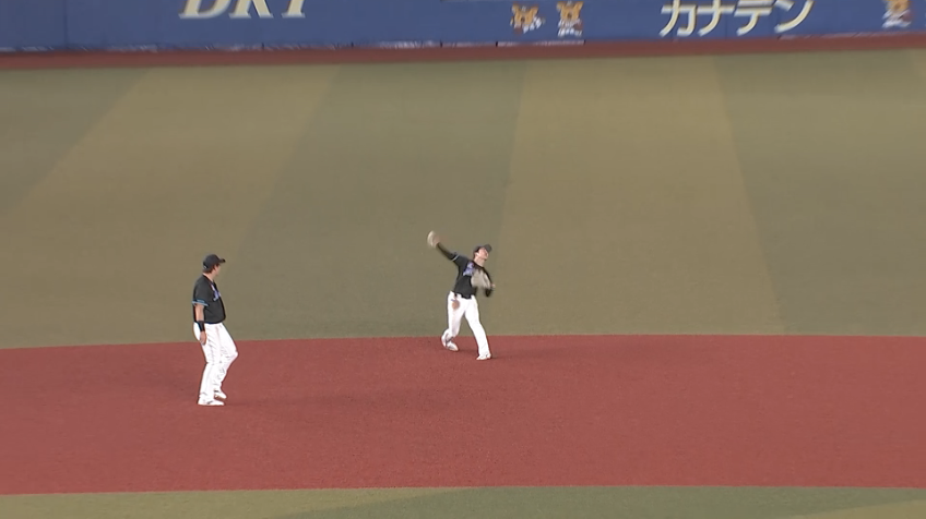 7回表・M友杉篤輝 逆シングルでうまくとり完璧なスローでアウト!!