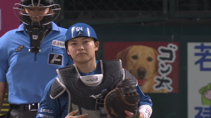 1回裏・F田宮裕涼 ここしかない位置にストライク送球で盗塁阻止!!