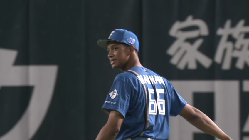 4回裏・F万波中正 強肩を活かしてライトゴロでアウトにする!!