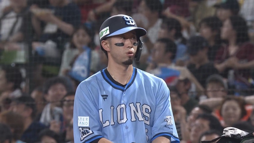 8回裏・L外崎修汰 ファンに届ける一打!! レフトへのタイムリーヒット!!