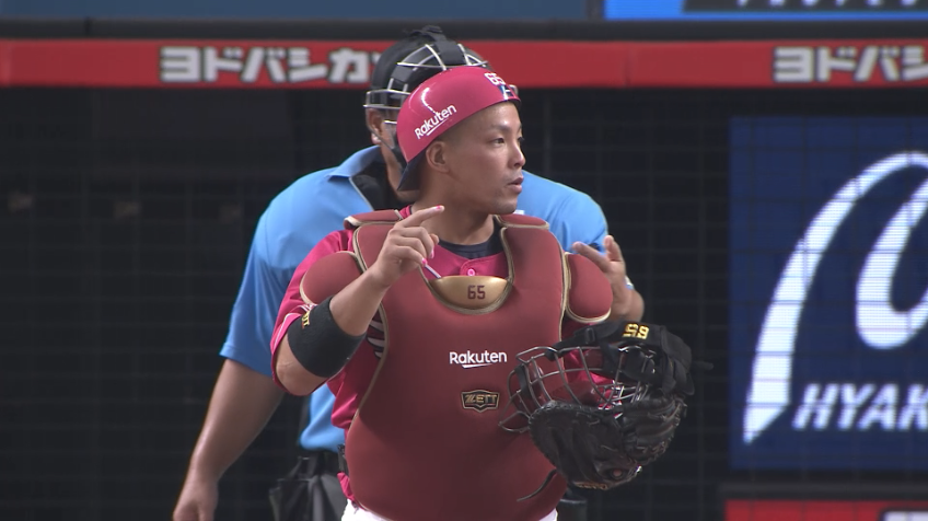 1回裏・E堀内謙伍 持ち前の強肩で盗塁を阻止する!!