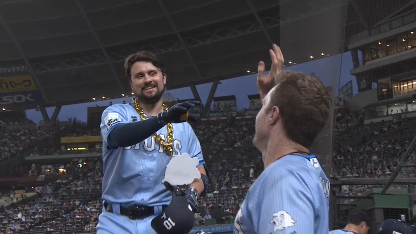 5回裏・Lデービス 今季第2号ソロホームランをレフトへ放ち1点を返す!