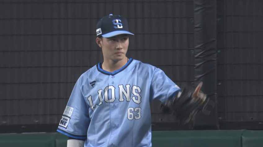 1回表・L長谷川信哉 チームを救うフェンスぎりぎりのジャンピングキャッチ!!