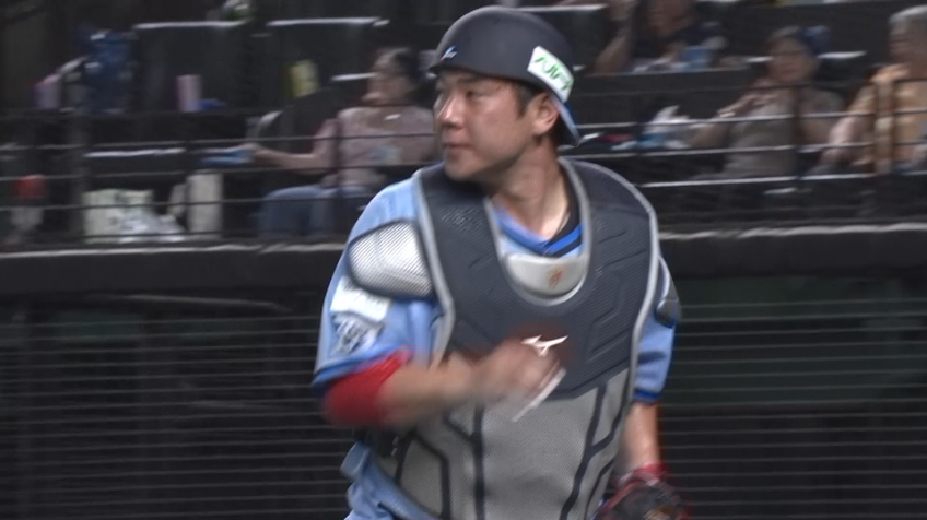 4回表・L炭谷銀仁朗 追加点を許さない完璧な盗塁阻止!!