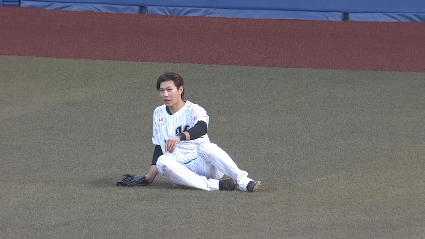 1回表・M藤原恭大 抜けていれば長打という当たりをスライディングキャッチ!!