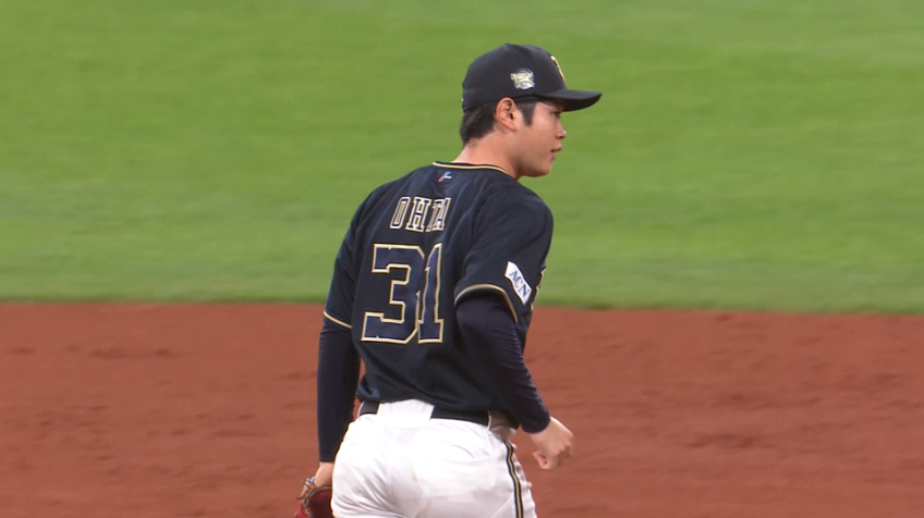 3回裏・B太田椋 難しい体勢で軽快なランニングスローを魅せる!!