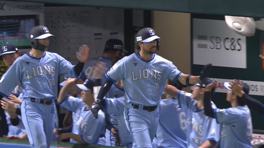 9回表・Lデービス 1点差に迫る今季第3号2ランホームラン!!