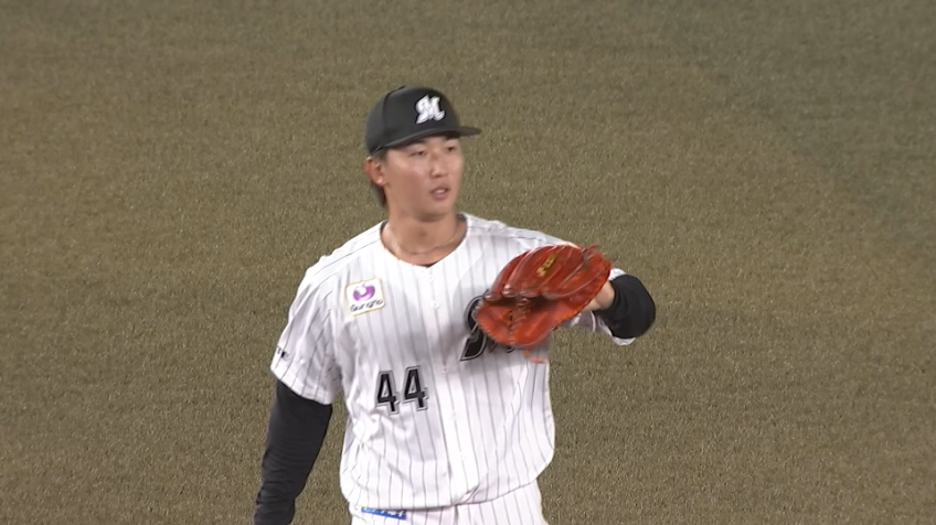 9回表・M宮崎竜成 二遊間の打球を華麗に処理!!