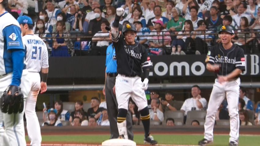 6回表・H牧原大成 高めを叩いた!! 10試合連続安打で同点に追いつく!!