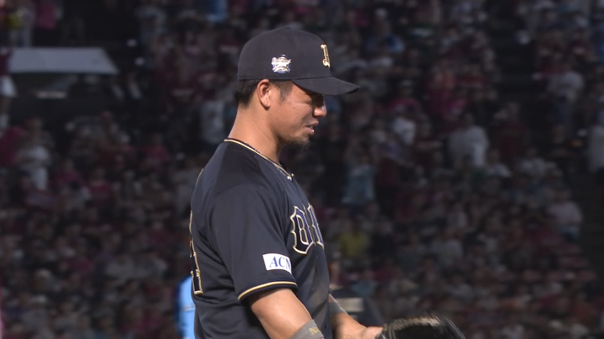 8回裏・B頓宮裕真 一塁線への鋭い打球をダイビングキャッチしアウトに!!