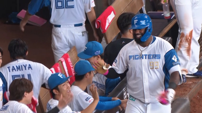 7回裏・Fレイエス 本日2発目となるバックスクリーンへのソロHR!!