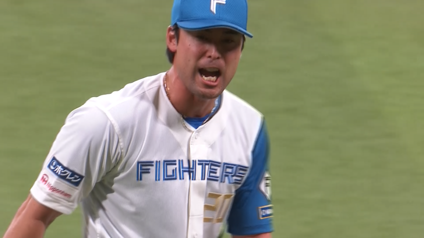 8回表・F上原健太 ピンチの場面を抑えて吠えた!!