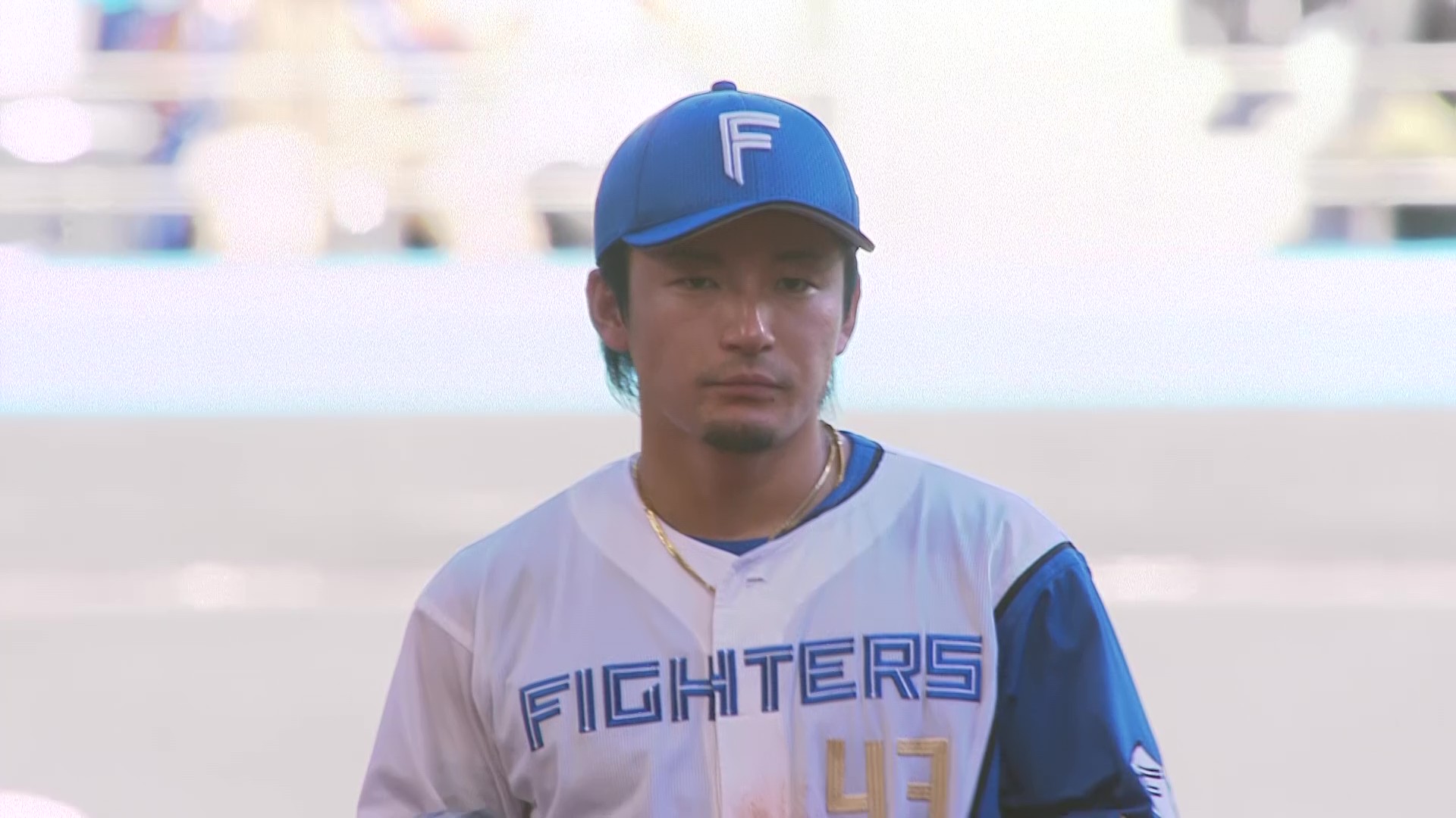 4回表・F水野達稀 強烈な打球をダイビングキャッチでアウトにする!!