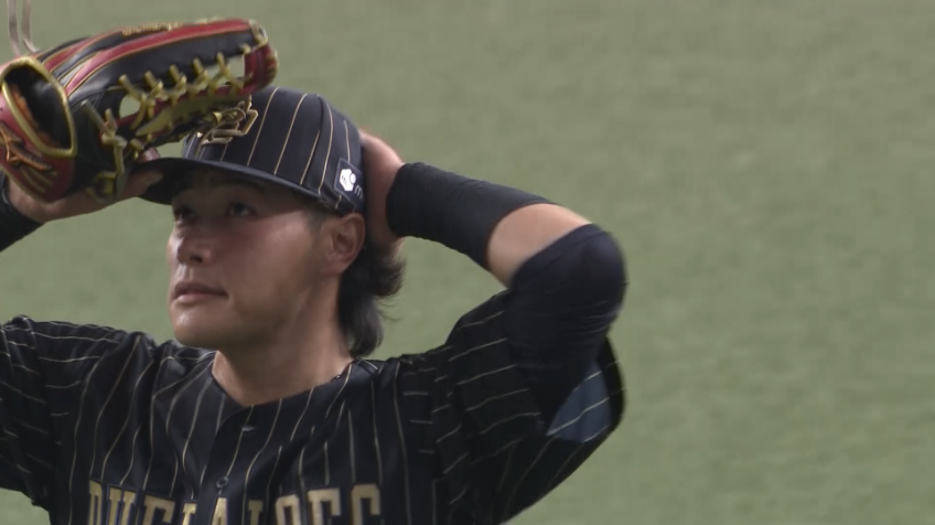 5回表・B麦谷祐介 センター前に落ちそうな打球をダイビングキャッチ!!