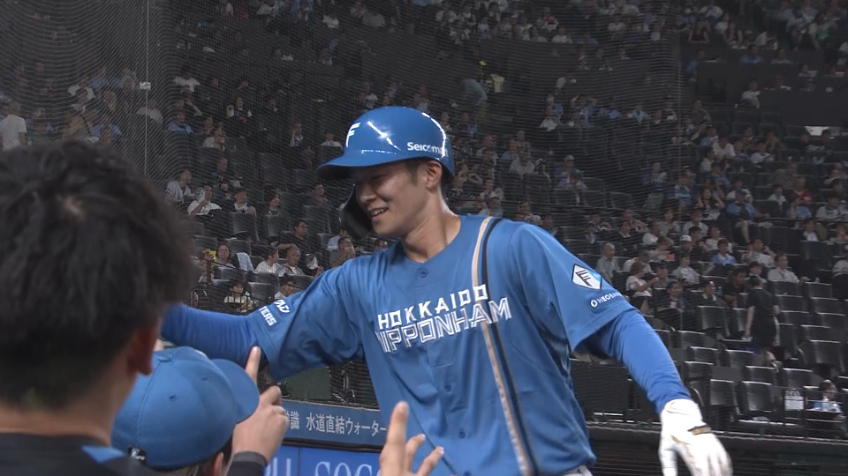 3回表・F石井一成 ライトスタンドへの第4号ソロホームランを放つ!!