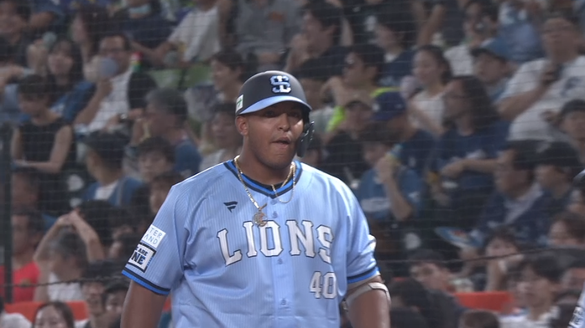 7回裏・Lセデーニョ 4連打!! レフトへの2点タイムリーヒットで同点!!