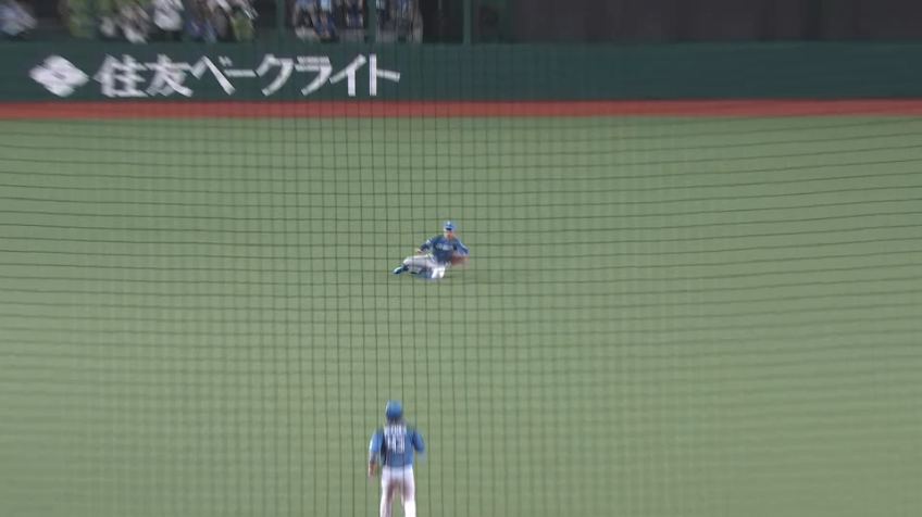 7回裏・F五十幡亮汰 スライディングキャッチで勝ち越しを阻止!!