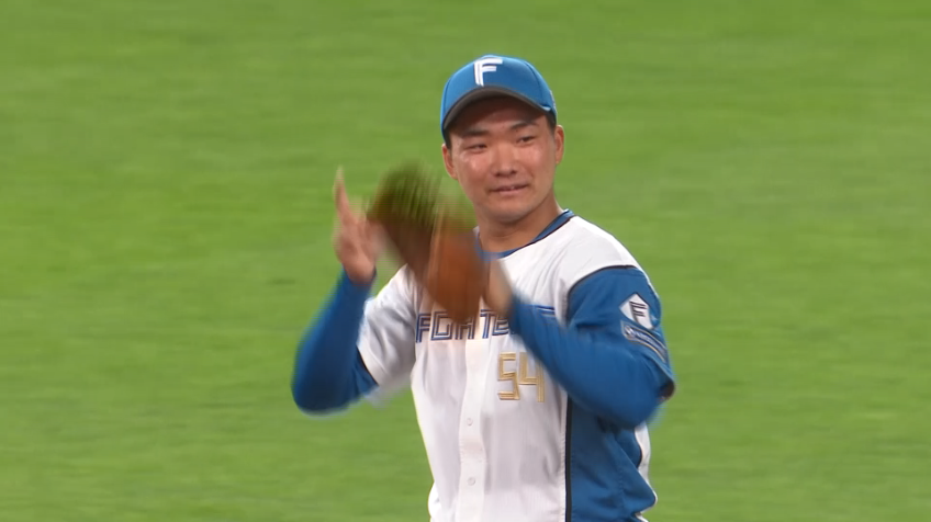 1回表・F山縣秀 初回から魅せる!! 強烈な打球をジャンピングキャッチ!!