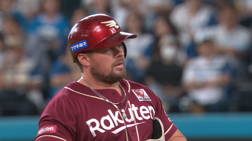 3回表・Eボイト ライン際へ運ぶ強烈な同点タイムリー2ベース!!