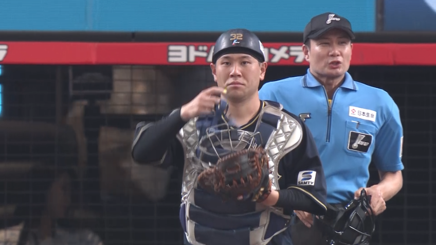 1回裏・B福永奨 強肩で魅せた!! 素早い送球で盗塁を阻止し投手を救う!!