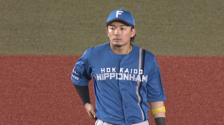 8回裏・F水野達稀 三遊間抜かせないダイビングキャッチでヒットを阻止!!