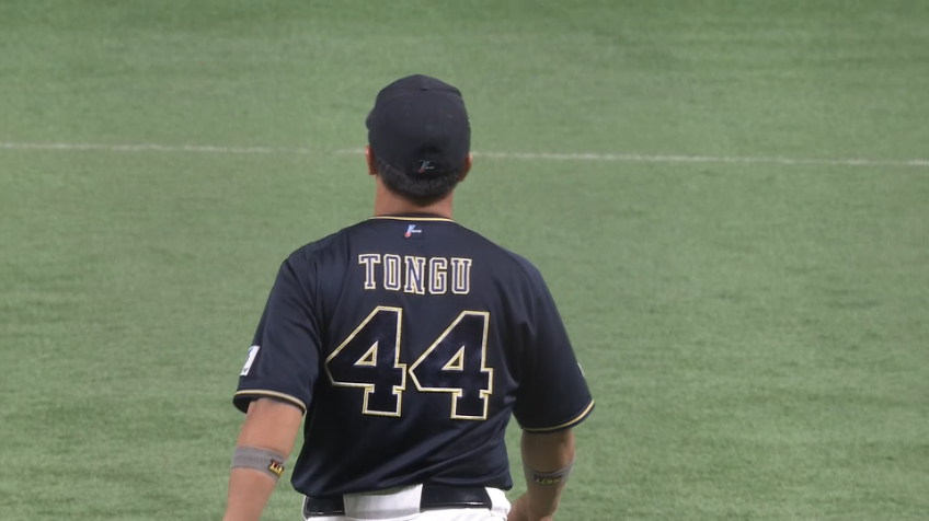 7回裏・B頓宮裕真 ヒット性の当たりに飛び込みアウトにする好プレー!!