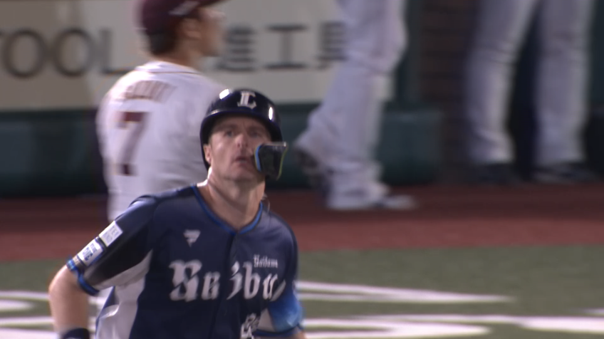 9回表・Lネビン ダメ押しとなるレフトポール際の2ランホームランを放つ!!