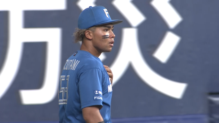 6回裏・F水谷瞬 レフト後方のフライをナイスキャッチ!!