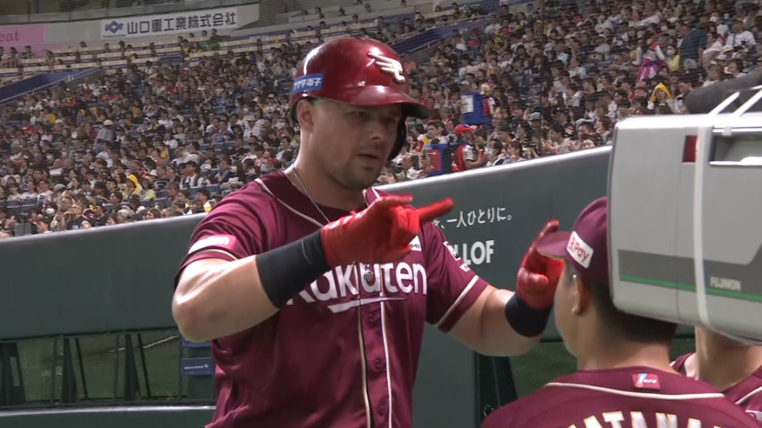 5回表・Eボイト 2打席連続となるレフトスタンドへのソロホームラン!!