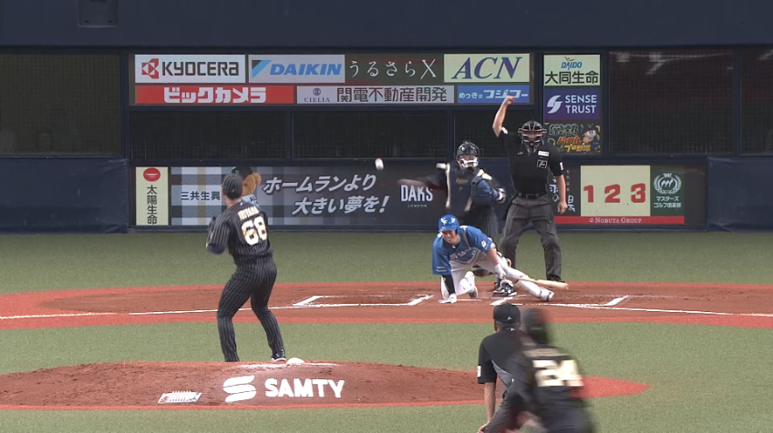 6回表・B若月健矢 正確な送球で盗塁阻止!!