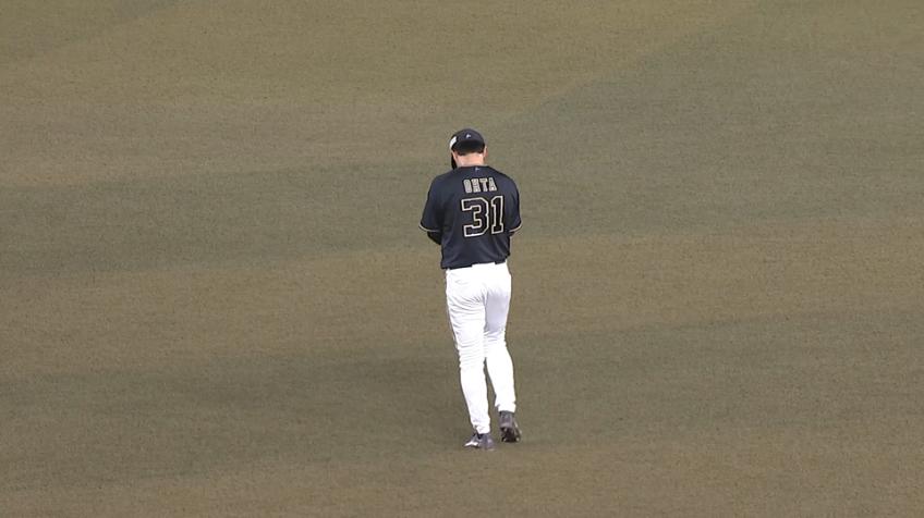 8回裏・B太田椋 一二塁間へダイビングキャッチの好守を見せる!!