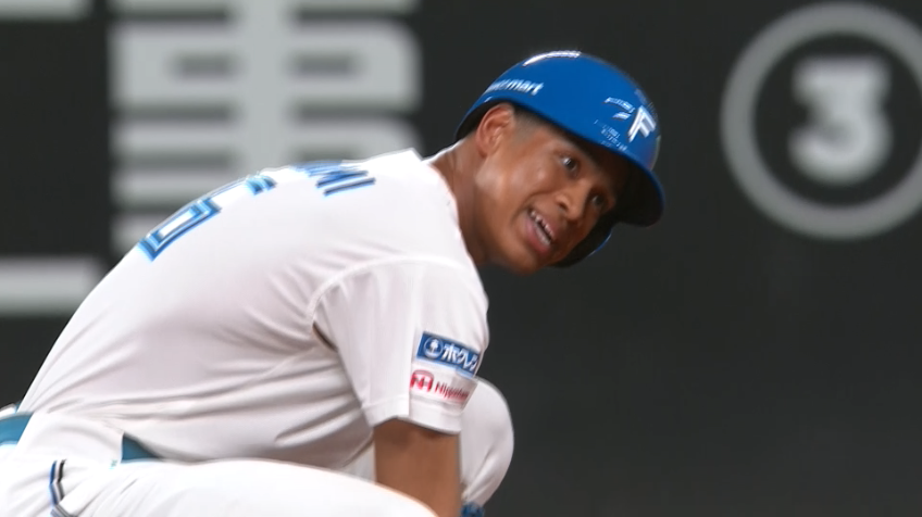 6回裏・F万波中正 満塁の場面で代打で登場し2点タイムリー2ベース!!