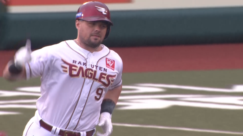 1回裏・Eボイト 快音響いた!! 打った瞬間確信の先制HR!!