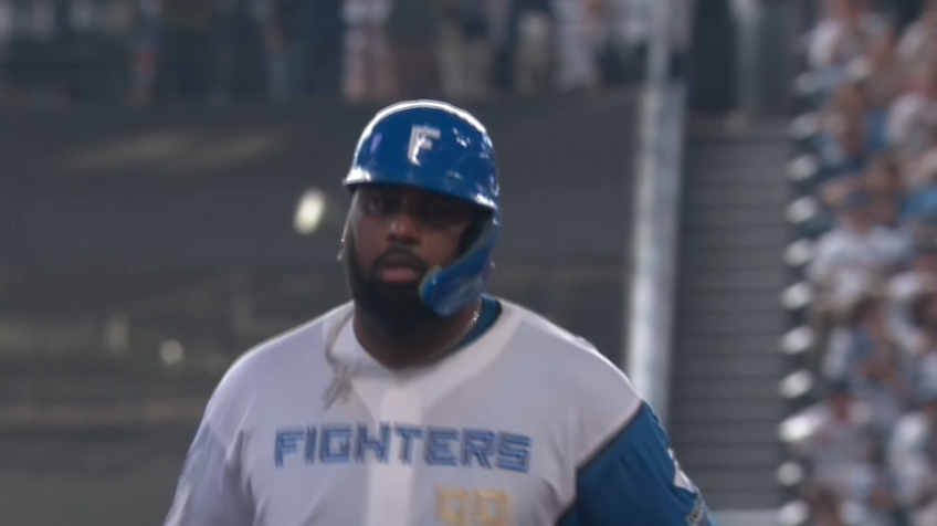 6回裏・Fレイエス 同点となるホームランを放つ!!