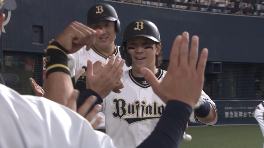 2回裏・B西野真弘 ライトスタンドへ先制の2ランホームラン!!