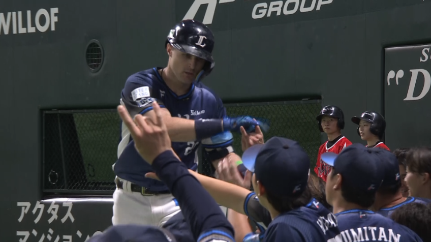 6回表・Lネビン レフトスタンドへ第17号ソロホームラン!!