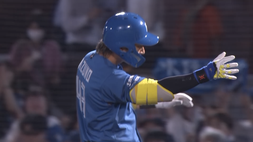 2回表・F水野達稀 先制のタイムリーヒットを放つ!!