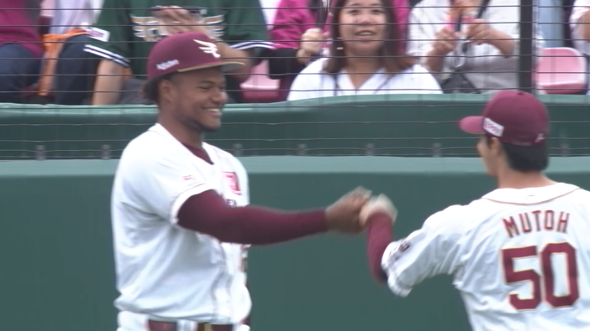 2回表・Eゴンザレス 球際の強さを見せるランニングキャッチ!!