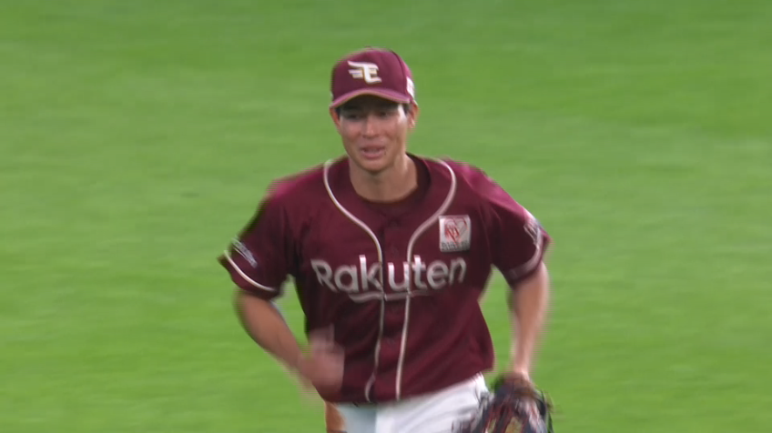 5回裏・E中島大輔 センター前に落ちそうな打球を華麗に捕球!!