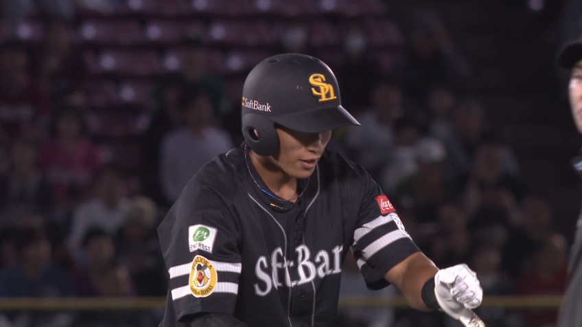 1回表・H柳田悠岐 復帰後初ヒットはライト線へ2ベースでチャンスメイク!!