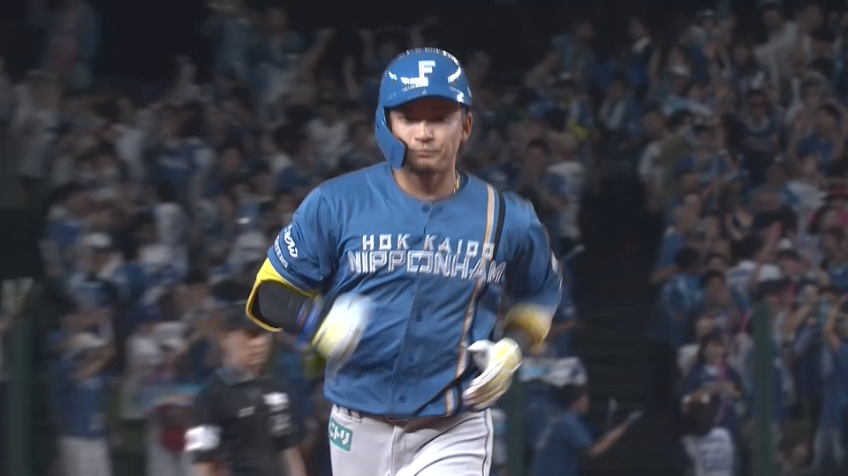 5回表・F水野達稀 変化球を捉えて右中間へソロホームラン!!