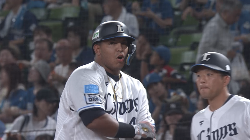 1回裏・Lセデーニョ 2点タイムリーヒットを放つ!!