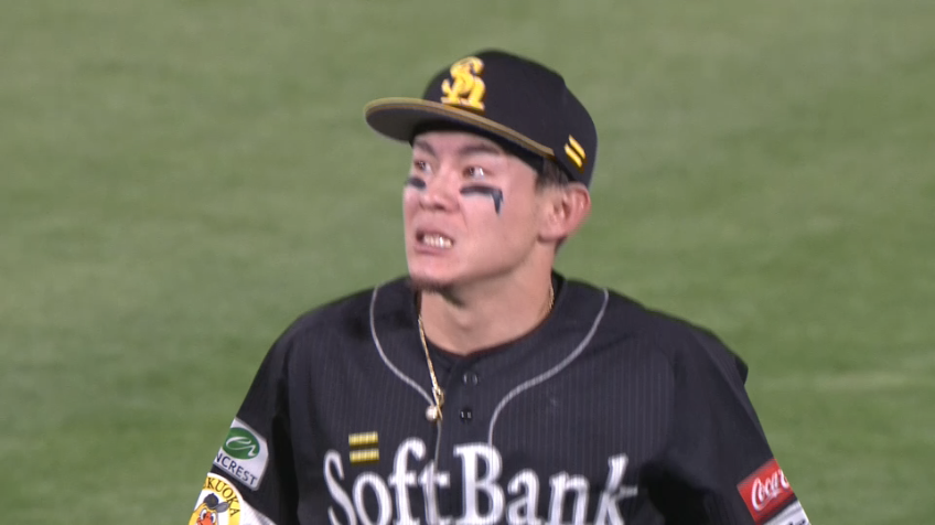 3回裏・H牧原大成 前に突っ込んでキャッチする勇敢なプレー!!