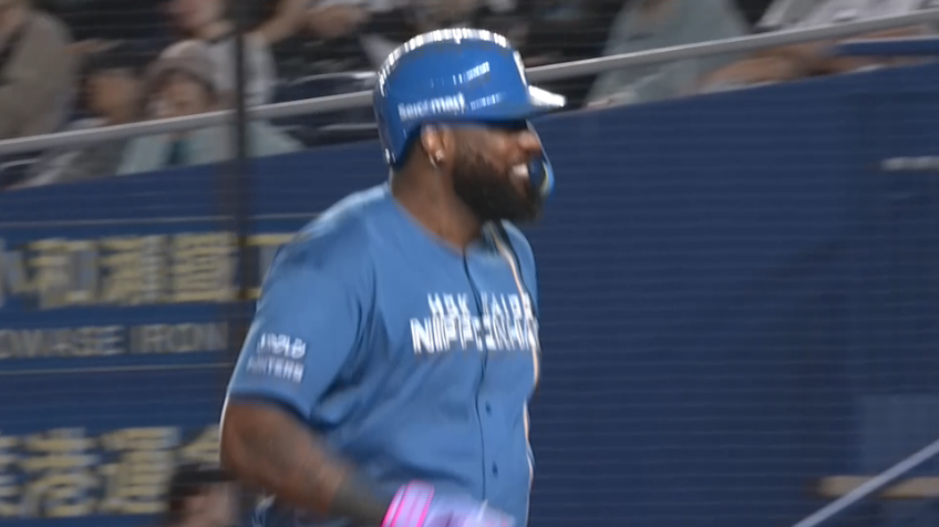 7回表・Fレイエス チャンスを活かす犠牲フライで再び同点に追いつく!!