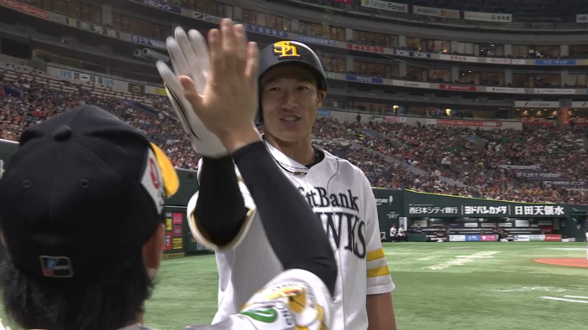 6回裏・H柳田悠岐 第3号となる左中間スタンドへのソロホームラン!!