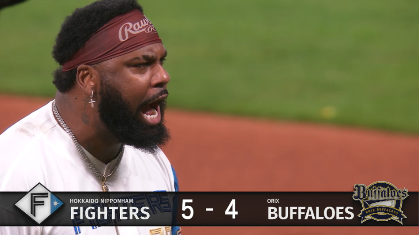 8回裏・Fレイエス 逆転のタイムリーヒットを放ち吠える!!