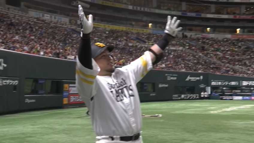 7回裏・H山川穂高 完璧に捉えた打球は左中間スタンドへのソロホームラン!!