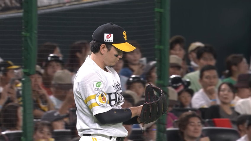 7回表・H栗原陵矢 三塁線への鋭い打球に反応し見事アウトにする!!